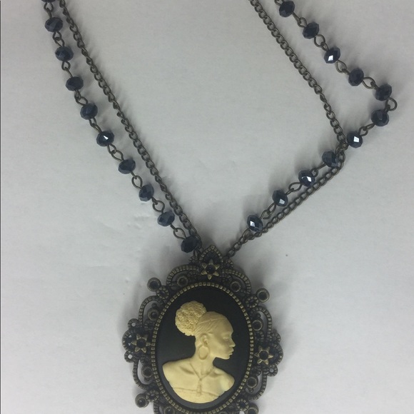 Vintage Cameo Necklace - Picture 5 of 6